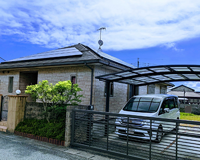 茨城県で建てた和モダンの平屋注文住宅。深い軒と庭の緑が美しい、落ち着きのある住まい